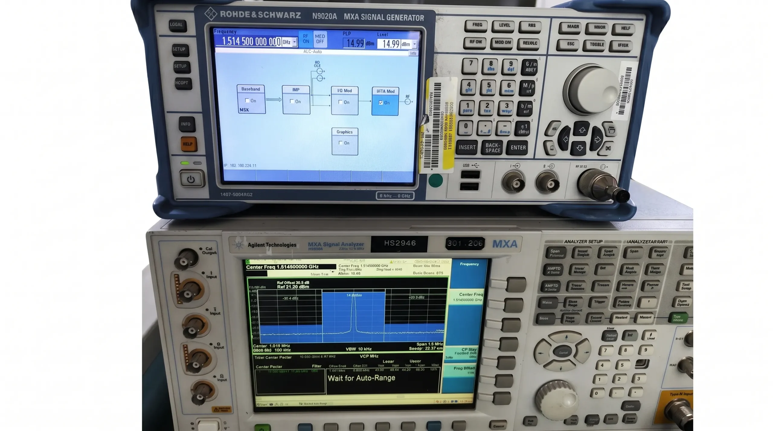 RF signal generator on a test bench
